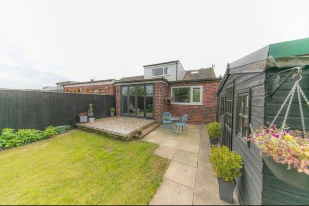 Recently Refurbished Home. Poulton-le-Fylde Eksteriør billede
