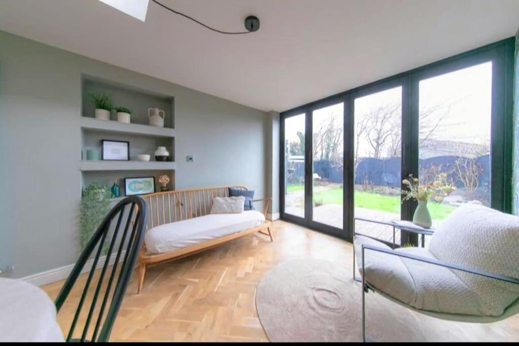 Recently Refurbished Home. Poulton-le-Fylde Eksteriør billede