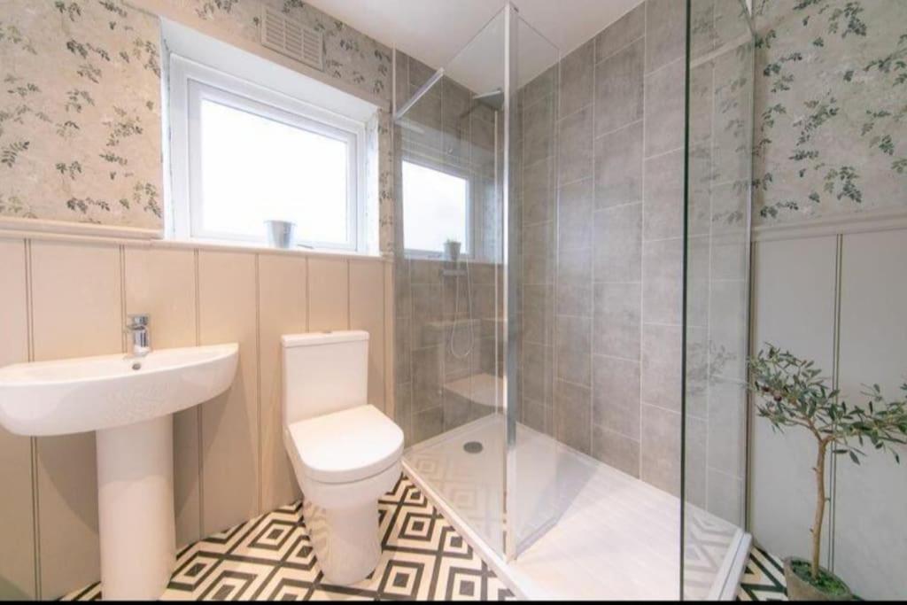 Recently Refurbished Home. Poulton-le-Fylde Eksteriør billede